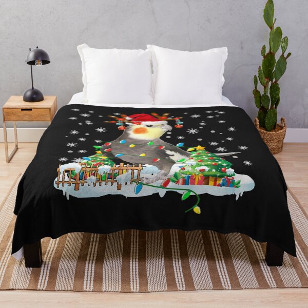 Aperçu de l'œuvre Noël Cockatiel Lover Santa Christmas Lights T-shirt à manches longues. créée et vendue par mjamerearieona.