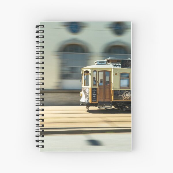 Aperçu de l'œuvre Tramway électrique à Porto, créée et vendue par reisefoto.