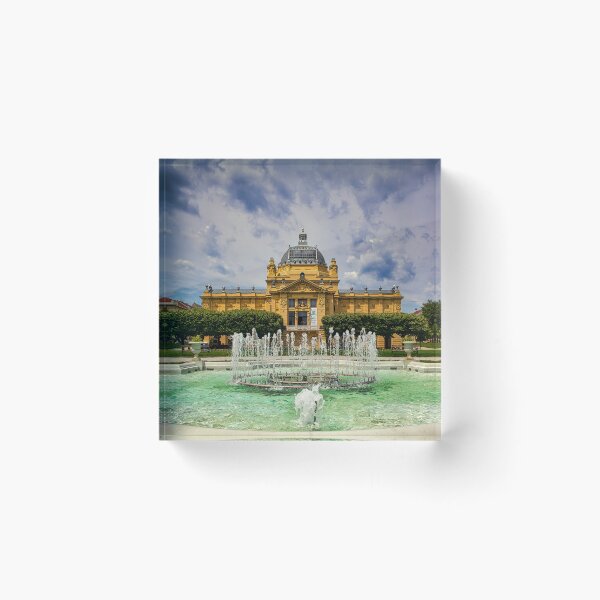 Artikelvorschau, HNK Zagreb und der Brunnen entworfen und verkauft von STIGPhotoDesign.
