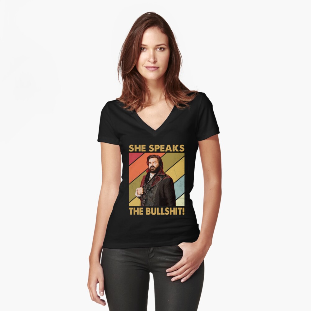 Aperçu de l'œuvre T-shirt moulant col V créée et vendue par VilmosLaszlo.