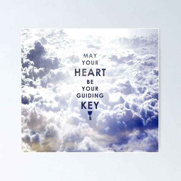 Vista previa del artículo con la obra « para la impresión normal de camisetas "aquí": http: //www.redbubble.com/people/gysahlgreens/works/24404117-may-your-heart-be-your-guiding-key? asc = u

 », diseñado y vendido por gysahlgreens.