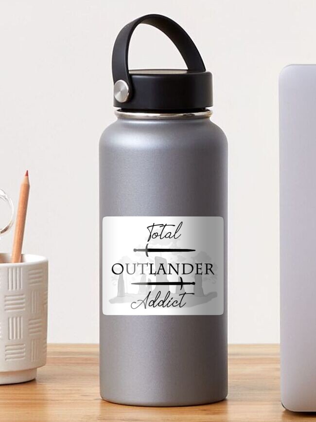 Aperçu 1 sur 3. Sticker avec l'œuvre Totalement Addict à Outlander créée et vendue par OutlanderAddict.