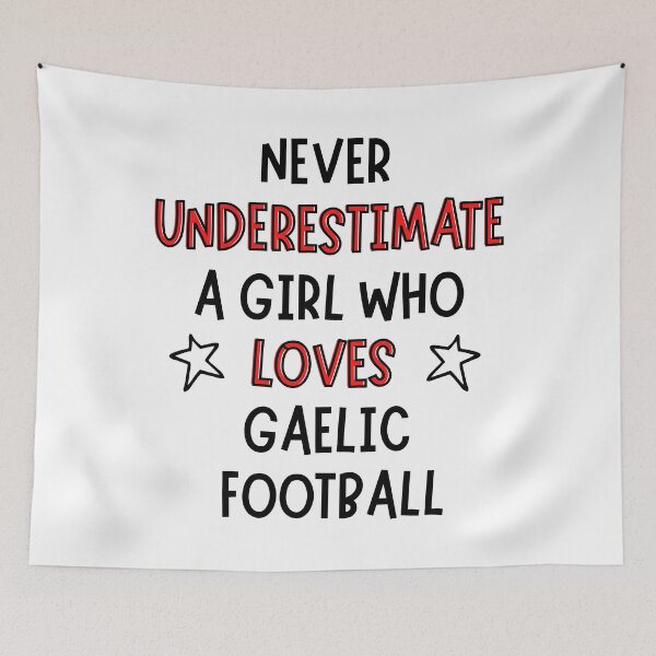 Item preview, Nunca subestimes a una chica que ama GAA designed and sold by TheGreenGoat.