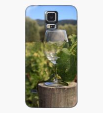 Wine glass on a log Hülle & Klebefolie für Samsung Galaxy