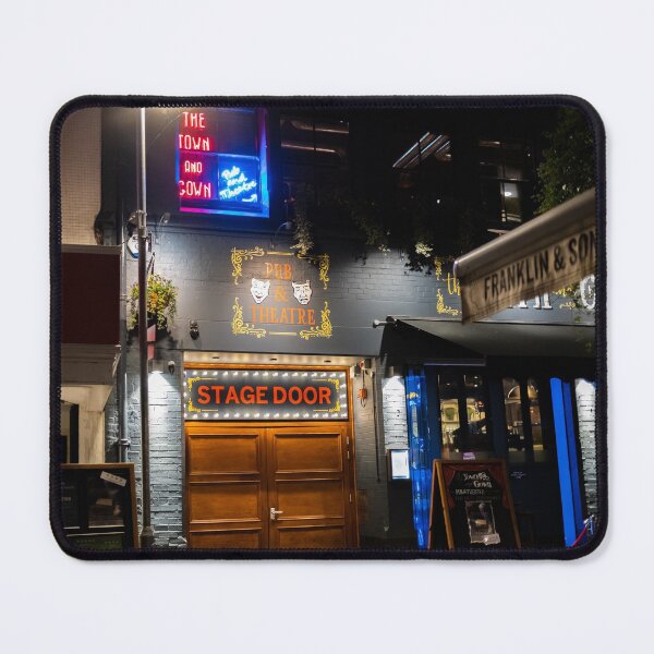 Artikelvorschau, Illuminated stage door of the Town & Gown, Cambridge entworfen und verkauft von yackers1.