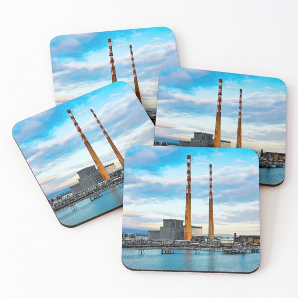 Artikelvorschau, Dublins Poolbeg-Schornsteine entworfen und verkauft von Lexa Harpell.