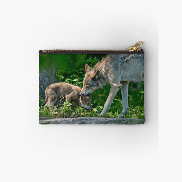 Artikelvorschau, Timber Wolf And Pup entworfen und verkauft von WolvesOnly.