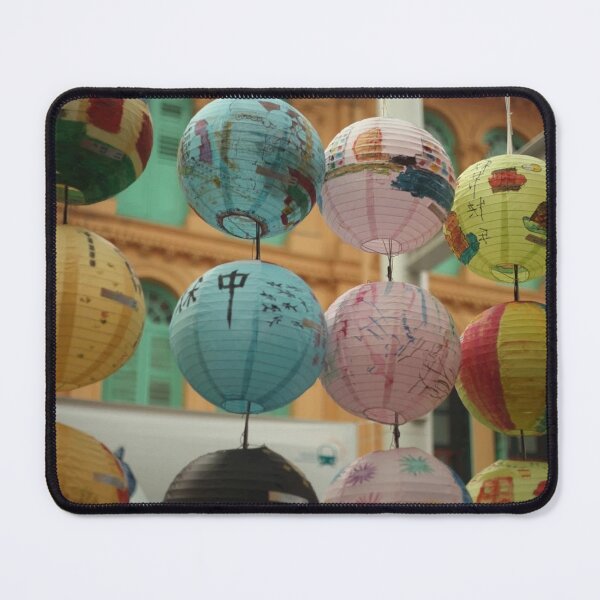 Artikelvorschau, Buntes chinesisches Laternen-Stadtfoto entworfen und verkauft von expatessentials.