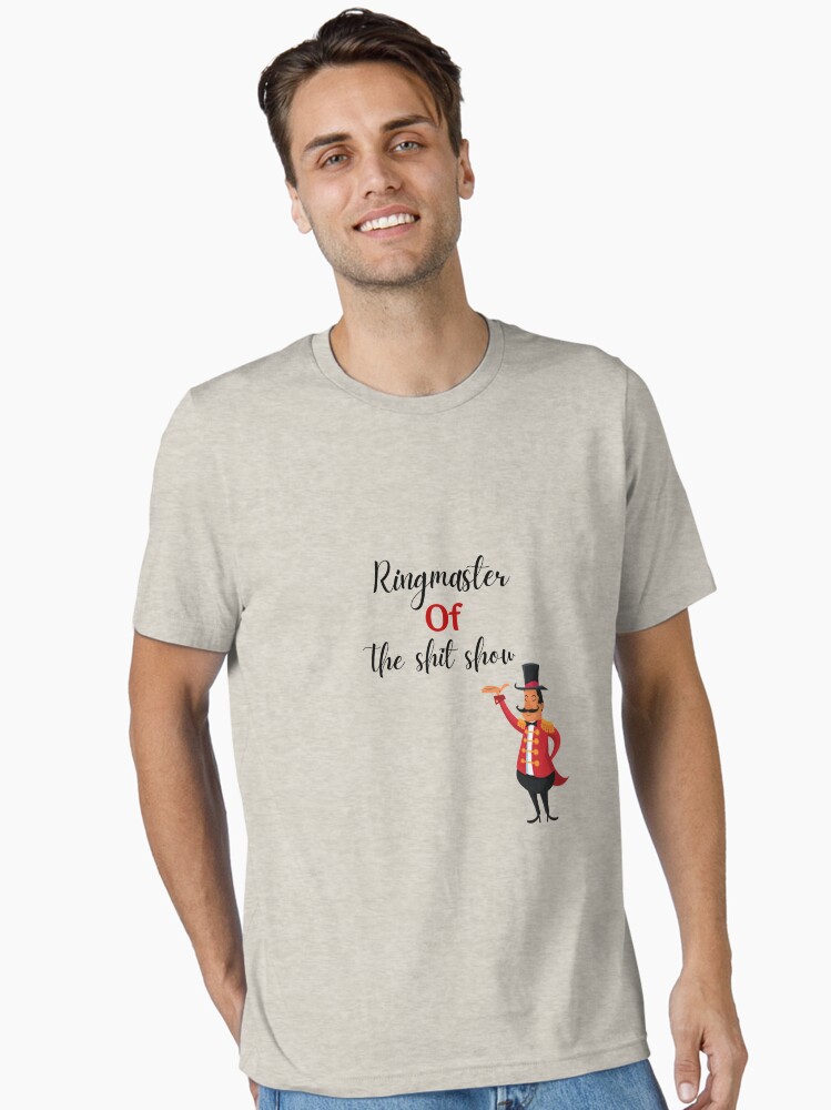 Imagen 1 de 7, Camiseta esencial con la obra Maestro de ceremonias del espectáculo de mierda, diseñada y vendida por Seoul26.