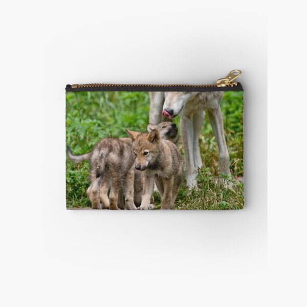 Artikelvorschau, Timber Wolf And Pups entworfen und verkauft von WolvesOnly.