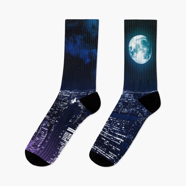 Aperçu de l'œuvre Lune sur New York violet bleu sarcelle créée et vendue par 2sweetsDesign.