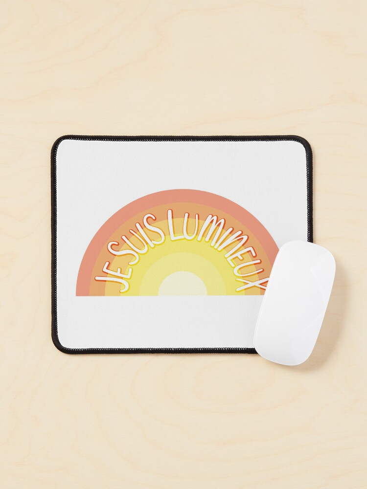 Aperçu 1 sur 5. Tapis de souris avec l'œuvre Je suis lumineux, affirmation positive Rayonnante créée et vendue par GrandirZen.