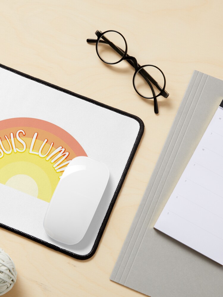 Aperçu 3 sur 5. Tapis de souris avec l'œuvre Je suis lumineux, affirmation positive Rayonnante créée et vendue par GrandirZen.