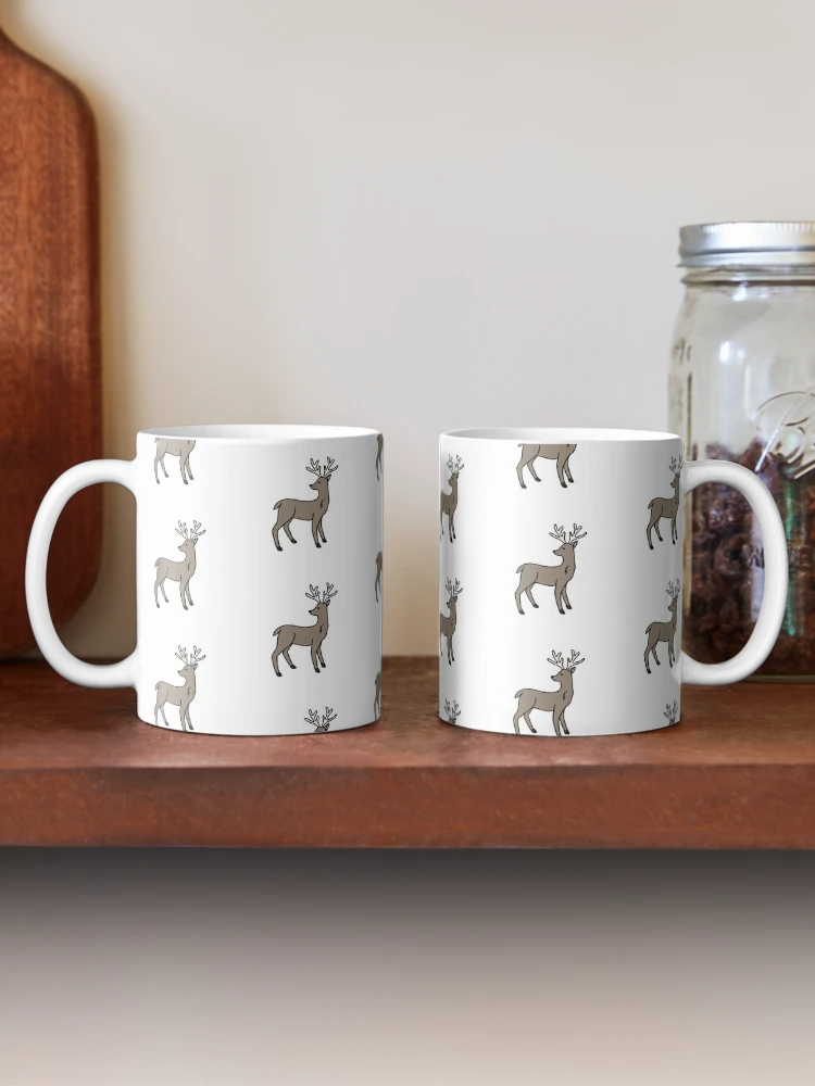 Aperçu 2 sur 6. Mug à café avec l'œuvre Cerf créée et vendue par Reeseworks.