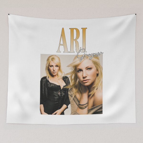 Aperçu de l'œuvre Ari graynor Classique créée et vendue par moneyhire.