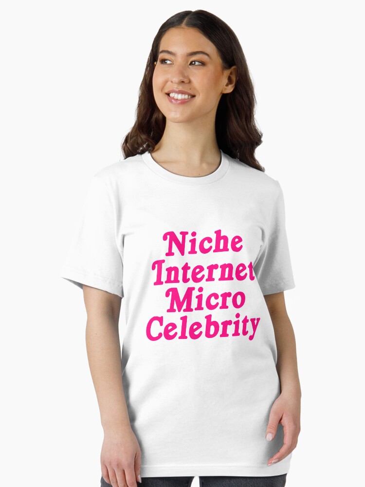Thumbnail 2 von 7, Essential T-Shirt, Nischen-Internet-Mikro-Prominente designt und verkauft von skgallery.