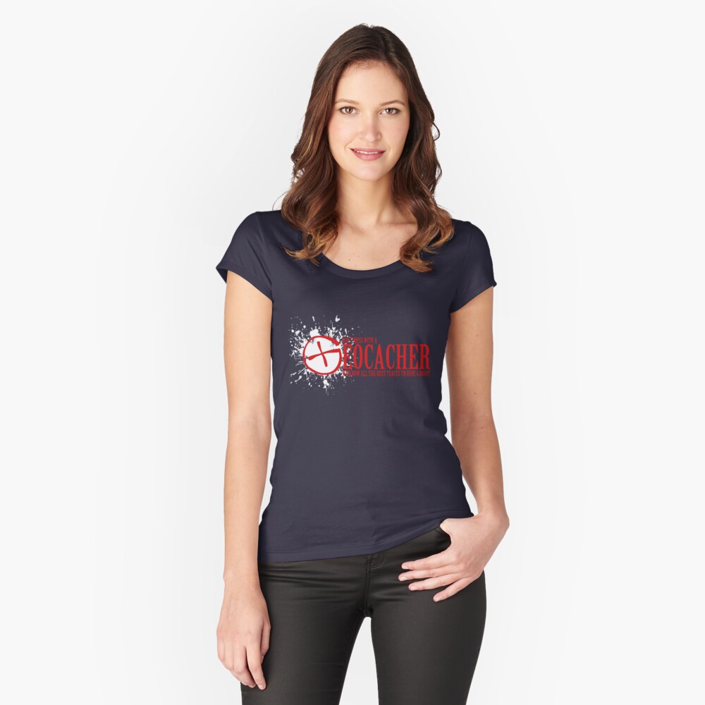 Vista previa del artículo con la obra «Camiseta entallada de cuello ancho», diseñado y vendido por shakeoutfitters.
