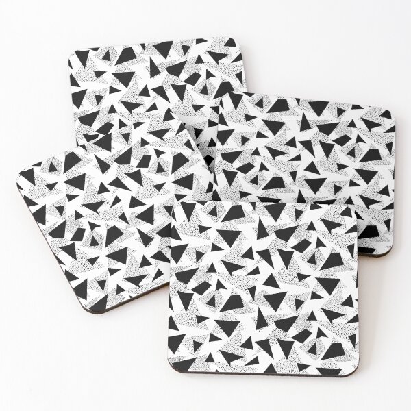 Artikelvorschau, Black and White Twisted Triangles entworfen und verkauft von Carolina Diaz.
