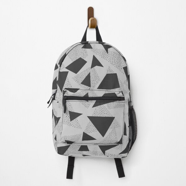 Artikelvorschau, Gray Twisted Triangles entworfen und verkauft von Carolina Diaz.