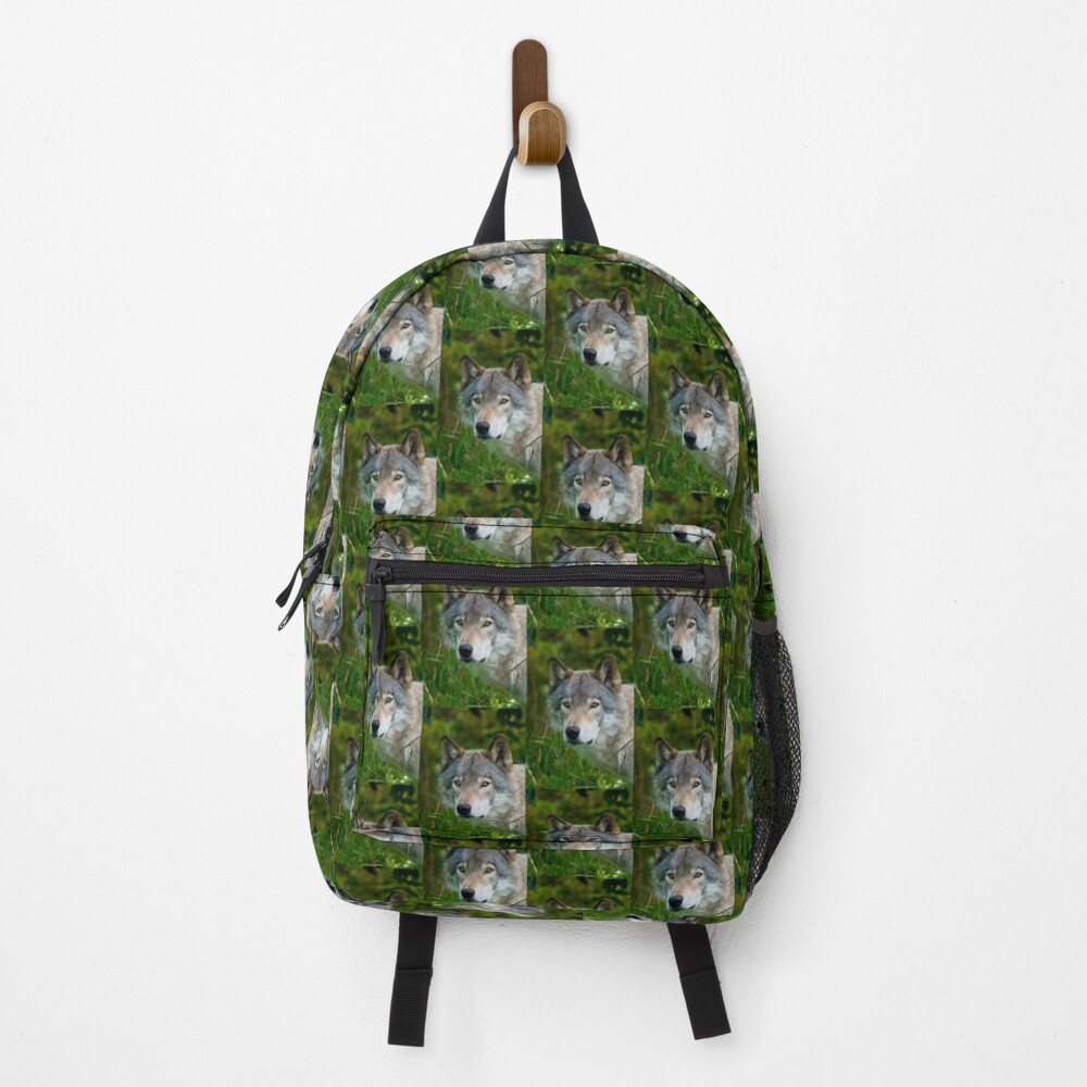 Vista previa del artículo con la obra «Mochila», diseñado y vendido por WolvesOnly.