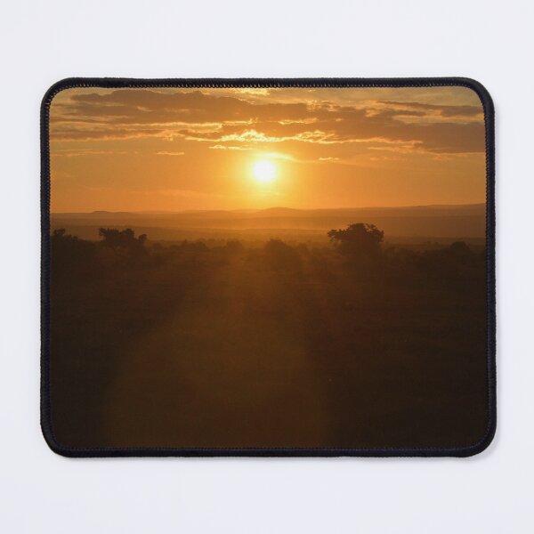 Artikelvorschau, Mauspad bei Sonnenuntergang in der afrikanischen Ebene entworfen und verkauft von Roy-Babiuk.