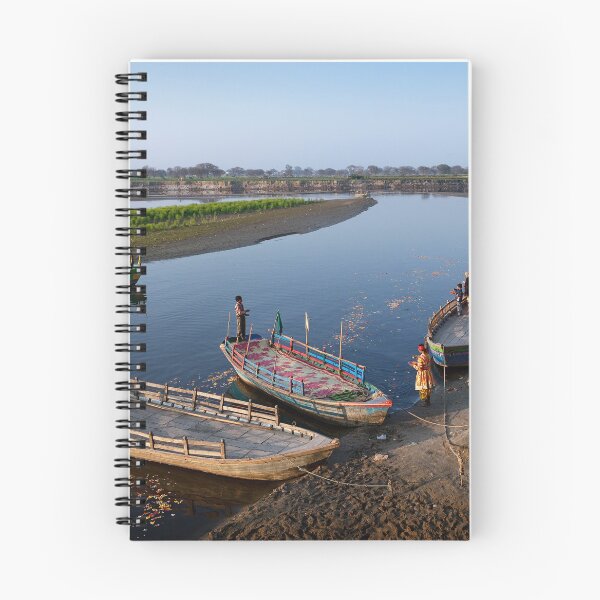 Artikelvorschau, Yamuna-Fluss Vrindavan Indien. entworfen und verkauft von DaveBassett.