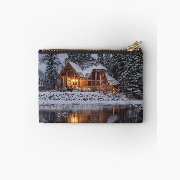 Artikelvorschau, Chalet unter dem Schnee entworfen und verkauft von OrionPhotograph.