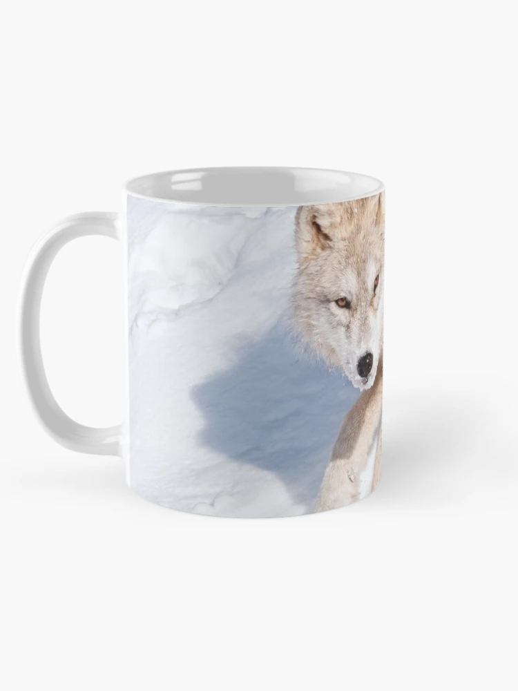 Aperçu 5 sur 6. Mug à café avec l'œuvre Arctic Wolf Pup créée et vendue par WolvesOnly.