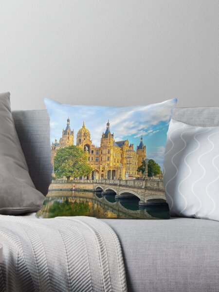 Artikel-Vorschau von Schloss Schwerin, Mecklenburg-Vorpommern, DE, designt und verkauft von Michael Brewer.