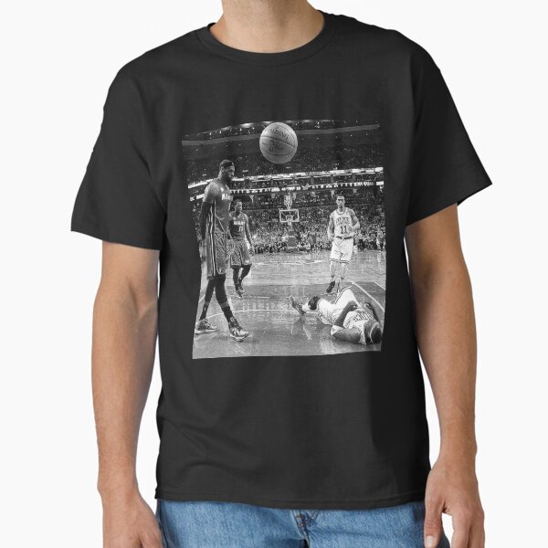 Vista previa del artículo con la obra «LeBron James - Mate a Jason Terry», diseñado y vendido por AYA-Design.