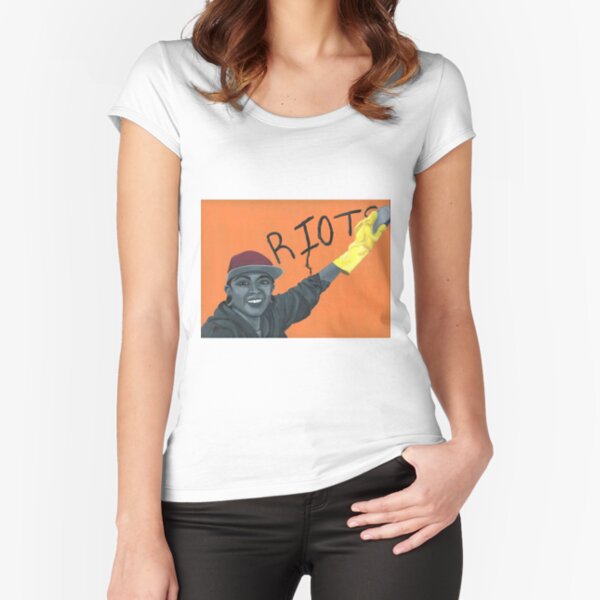 Fitted Scoop T-Shirt