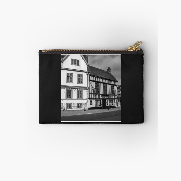 Artikelvorschau, Ein Blick auf das Tombland-Gebiet von Norwich, Norfolk Ärmelloses Top entworfen und verkauft von RedBrickDesign.