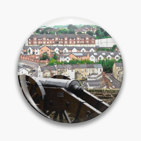 Artikelvorschau, Eine weitere Kanone an den Wänden von Derry entworfen und verkauft von Shulie1.