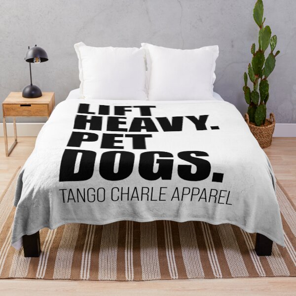 Artikelvorschau, Heben Sie schwere Haustierhunde Tango charle Bekleidung entworfen und verkauft von DuaneGarrett.