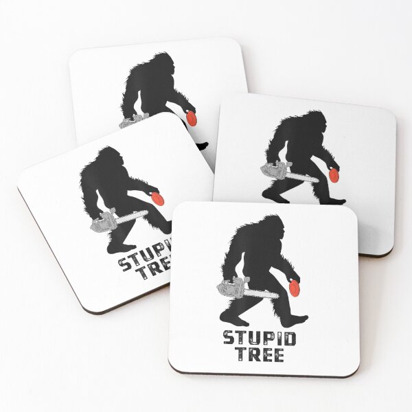 Artikelvorschau, Disc Golf Bigfoot mit Kettensägenbaum Cryptid Disc Golfer T-Shirt entworfen und verkauft von ElenaOliynyk.