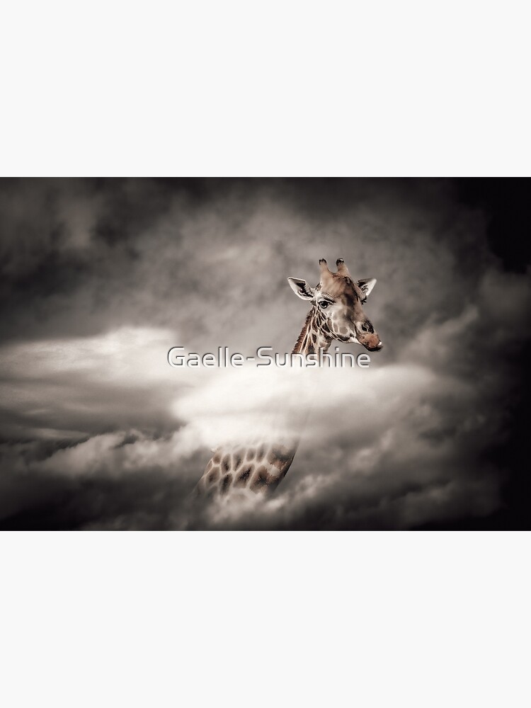 Aperçu 3 sur 3. Impression artistique avec l'œuvre Girafe dans les nuages - VH - A créée et vendue par Gaelle-Sunshine.