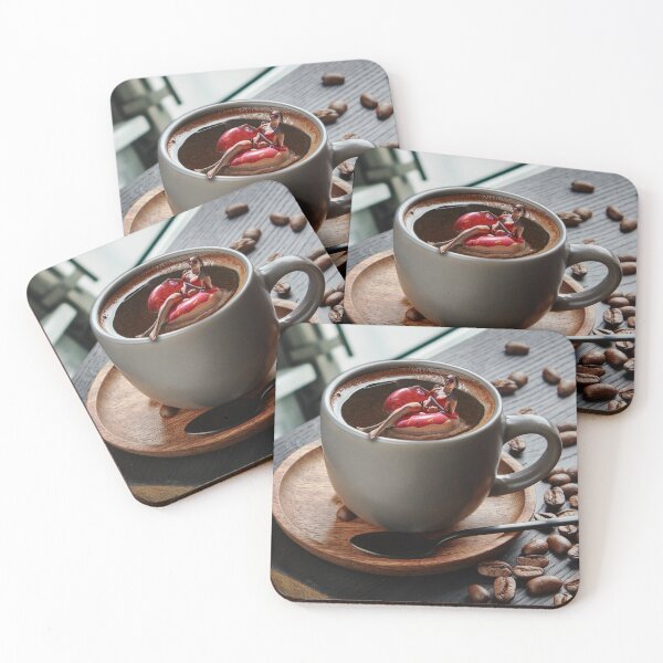 Aperçu de l'œuvre Coffee Addict créée et vendue par CanopyCollage.