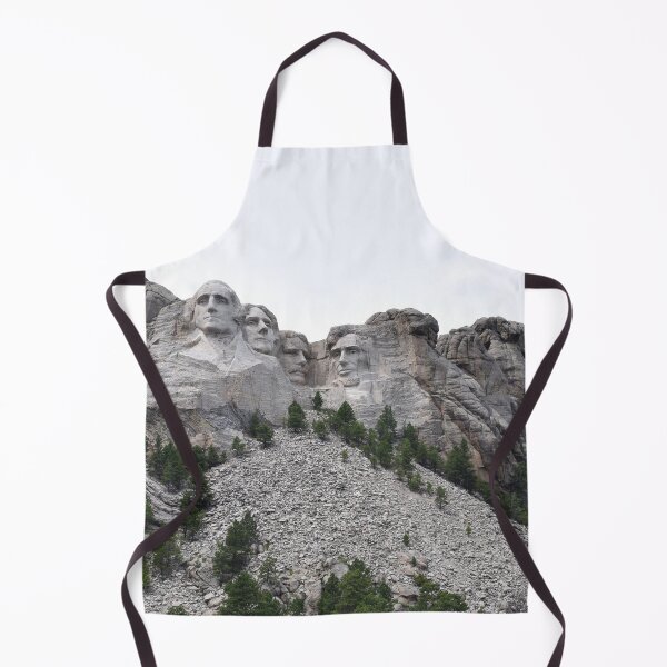 Artikelvorschau, Mount Rushmore aus der Ferne entworfen und verkauft von EzrasTrinkets.
