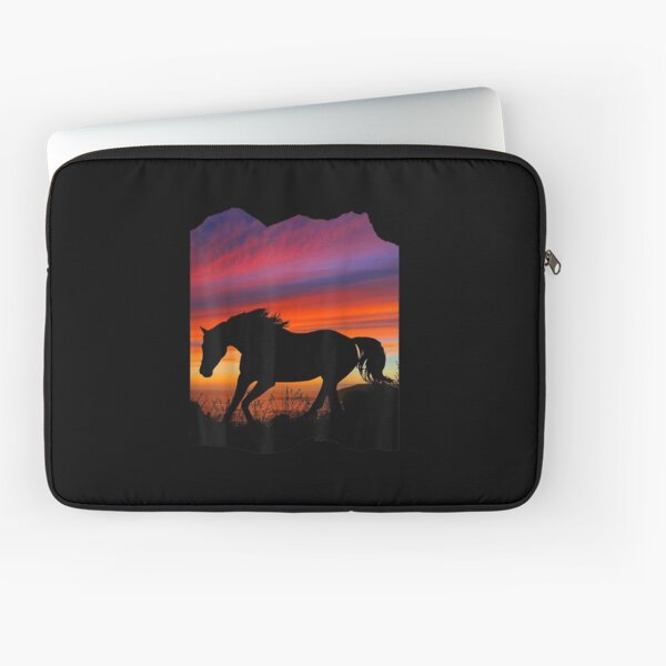 Aperçu de l'œuvre Beau coucher de soleil de cheval arabe créée et vendue par spherevilla.