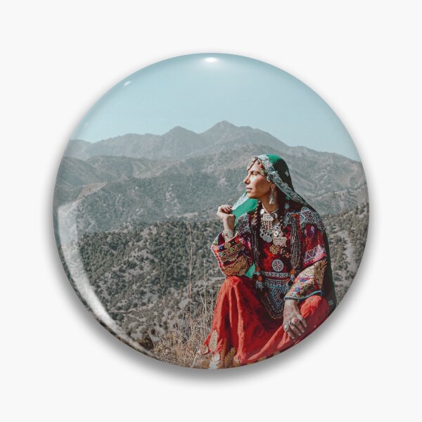 Artikelvorschau, Afghanische Frau in Waziristan, Khost entworfen und verkauft von Jacob Simkin.