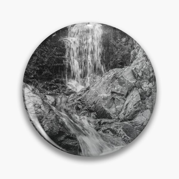 Aperçu de l'œuvre Lightspout Waterfall Shropshire créée et vendue par heidipics.