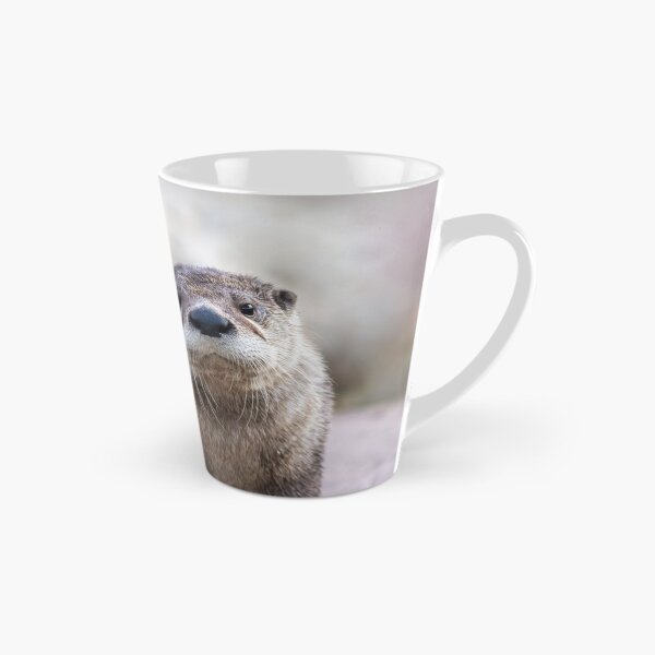 Artikelvorschau, North American River Otter-Porträt mit weichem, unscharfem Hintergrund entworfen und verkauft von Rabbitti.
