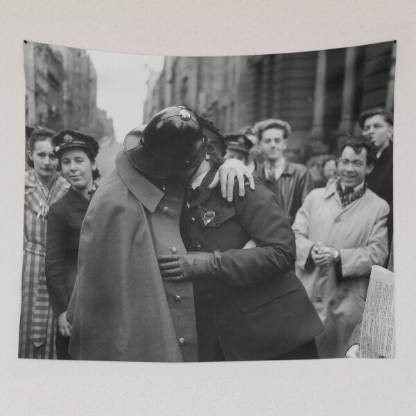 Item preview, A victory kiss designed and sold by Night-parade.