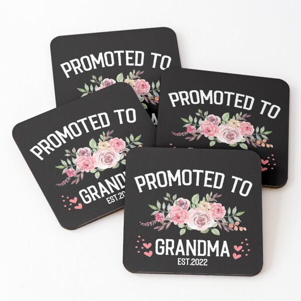 Item preview, Nuevo baby shower de abuela est 2022 ascendido a anuncio de embarazo floral lindo de abuela designed and sold by Majesticoo.