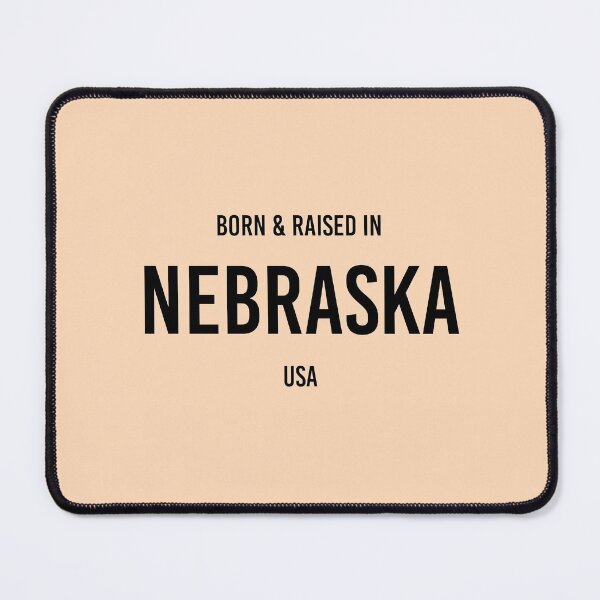 Artikelvorschau, Geboren und aufgewachsen in Nebraska entworfen und verkauft von qdesigns-az.