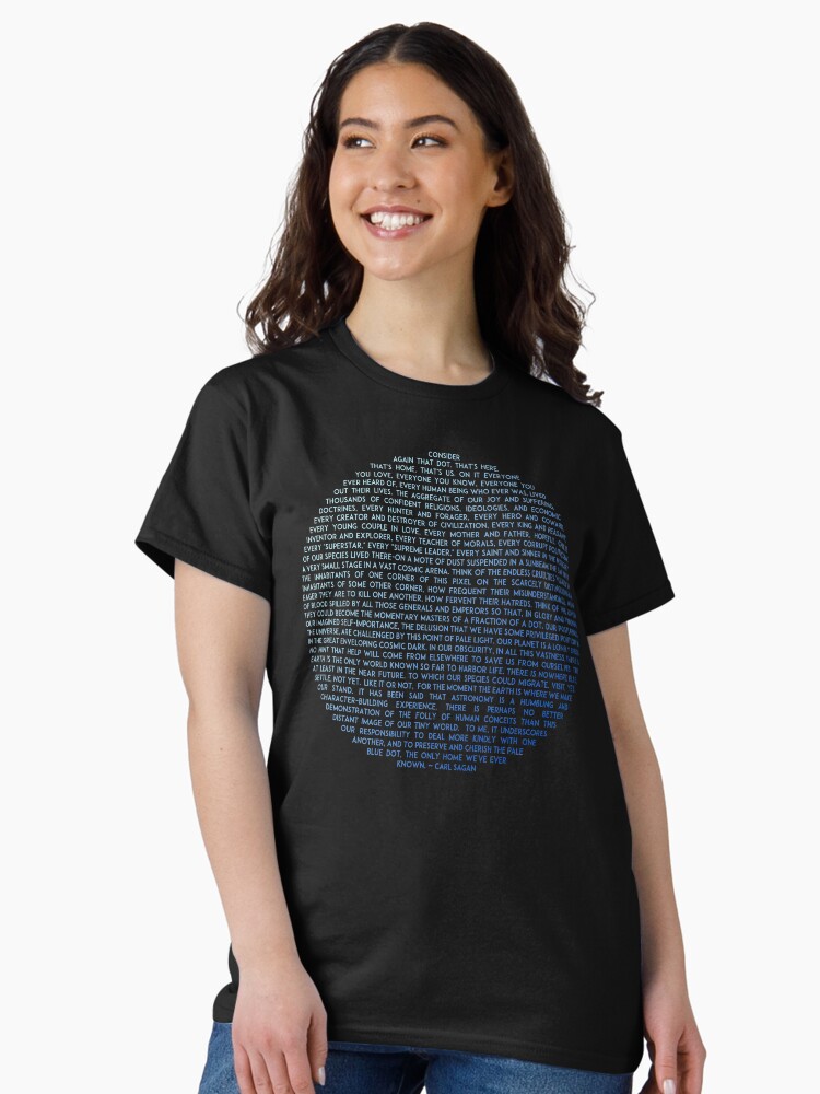 Thumbnail 1 von 7, Classic T-Shirt, Blassblauer Punkt - Carl Sagan | Originaldesign designt und verkauft von catofnimes.