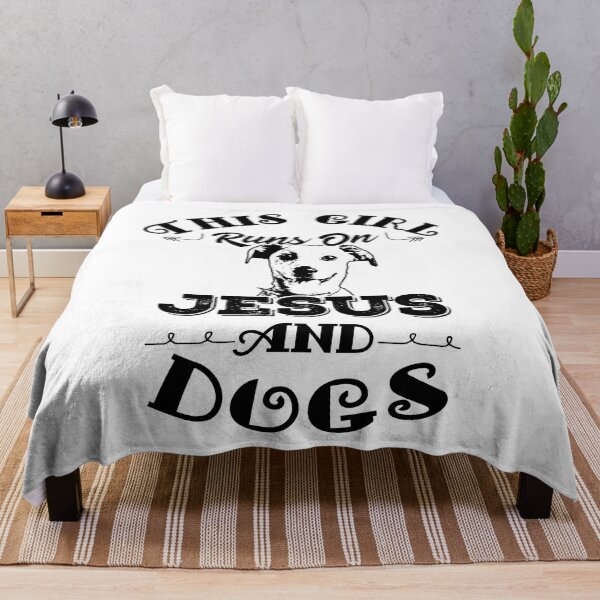 Artikelvorschau, Dieses Mädchen läuft auf Jesus und Hunden! Cooles Geschenkdesign entworfen und verkauft von theodoros20.