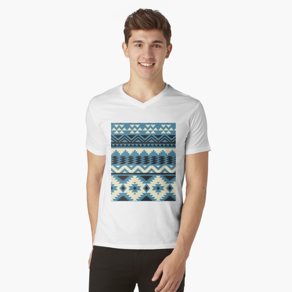 Aperçu de l'œuvre T-shirt col V créée et vendue par HarrioBend.