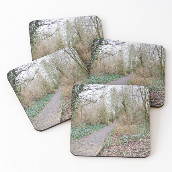 Artikelvorschau, Wooden path through the woods. entworfen und verkauft von ronsaunders47.