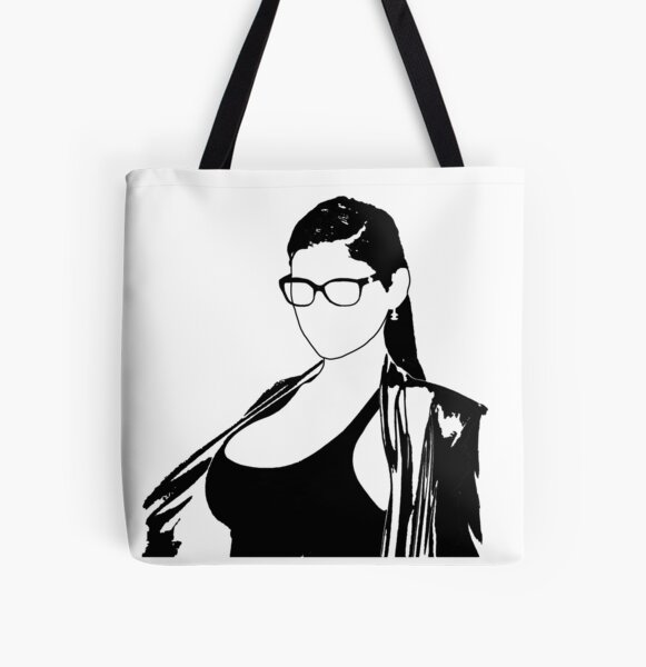 Portrait Mia Khalifa-black & white. 